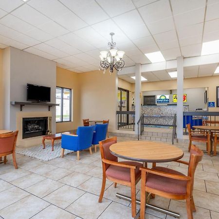 Days Inn By Wyndham Perrysburg Toledo Extérieur photo