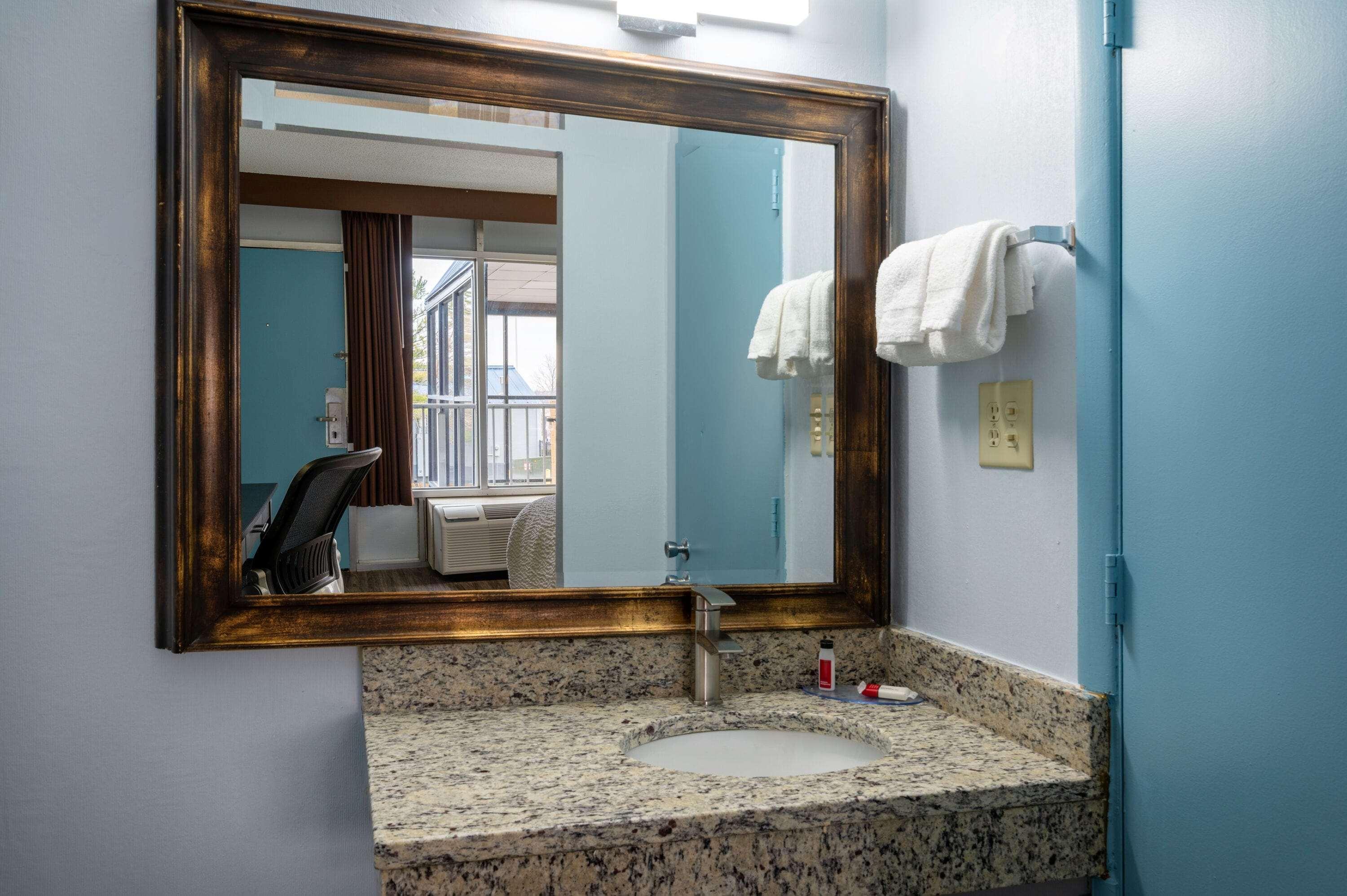 Days Inn By Wyndham Perrysburg Toledo Extérieur photo